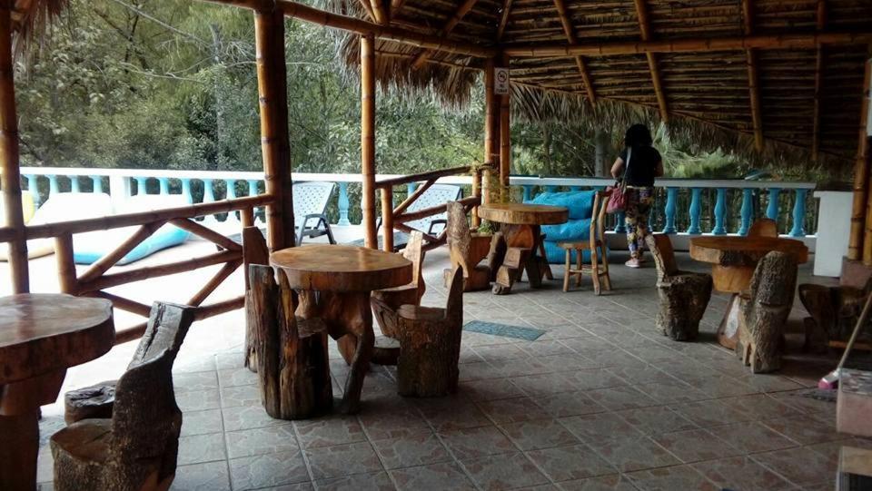 קיטו Hosteria La Chorrera מראה חיצוני תמונה