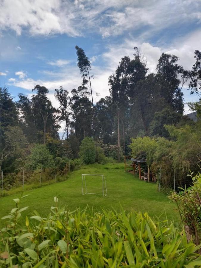 קיטו Hosteria La Chorrera מראה חיצוני תמונה