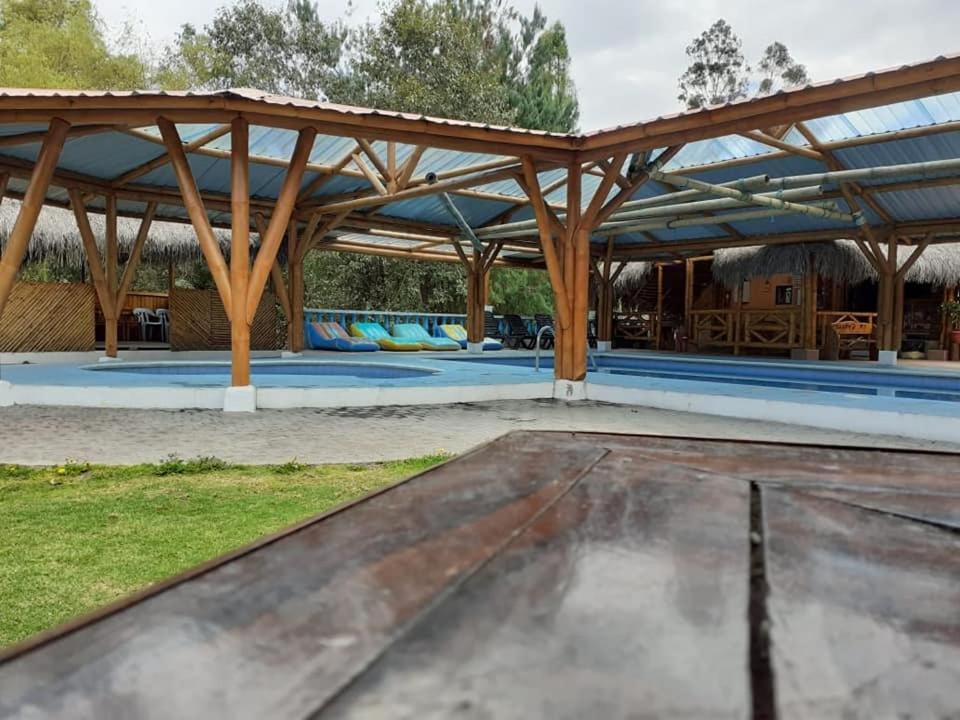 קיטו Hosteria La Chorrera מראה חיצוני תמונה