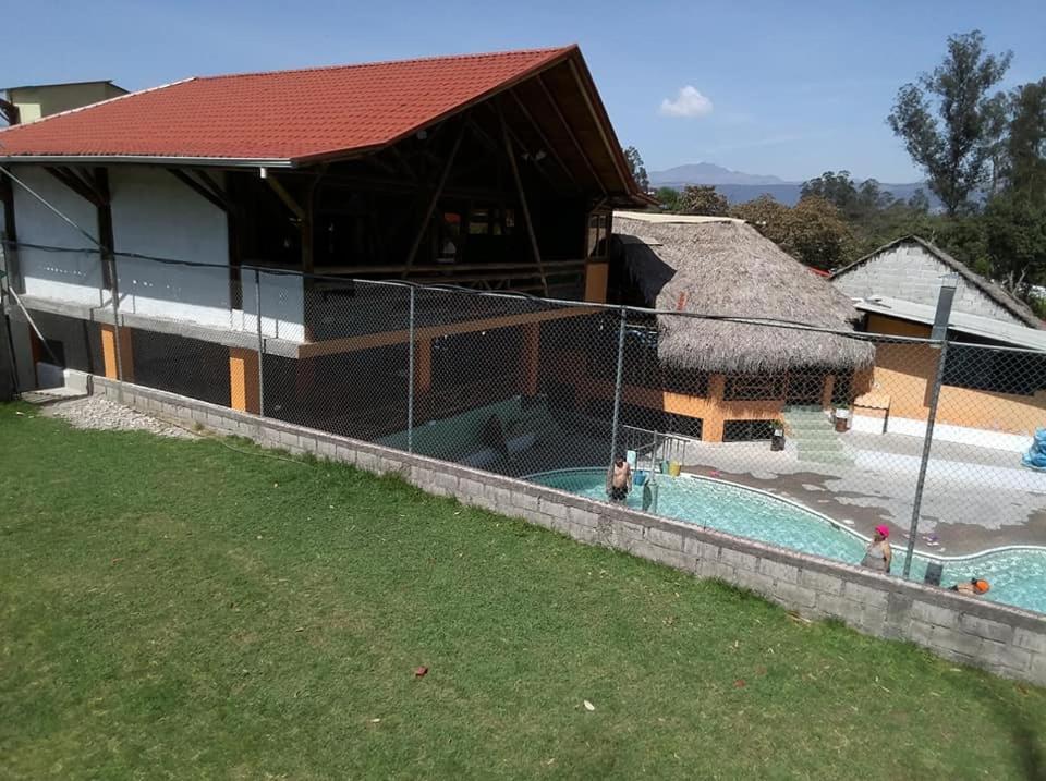 קיטו Hosteria La Chorrera מראה חיצוני תמונה